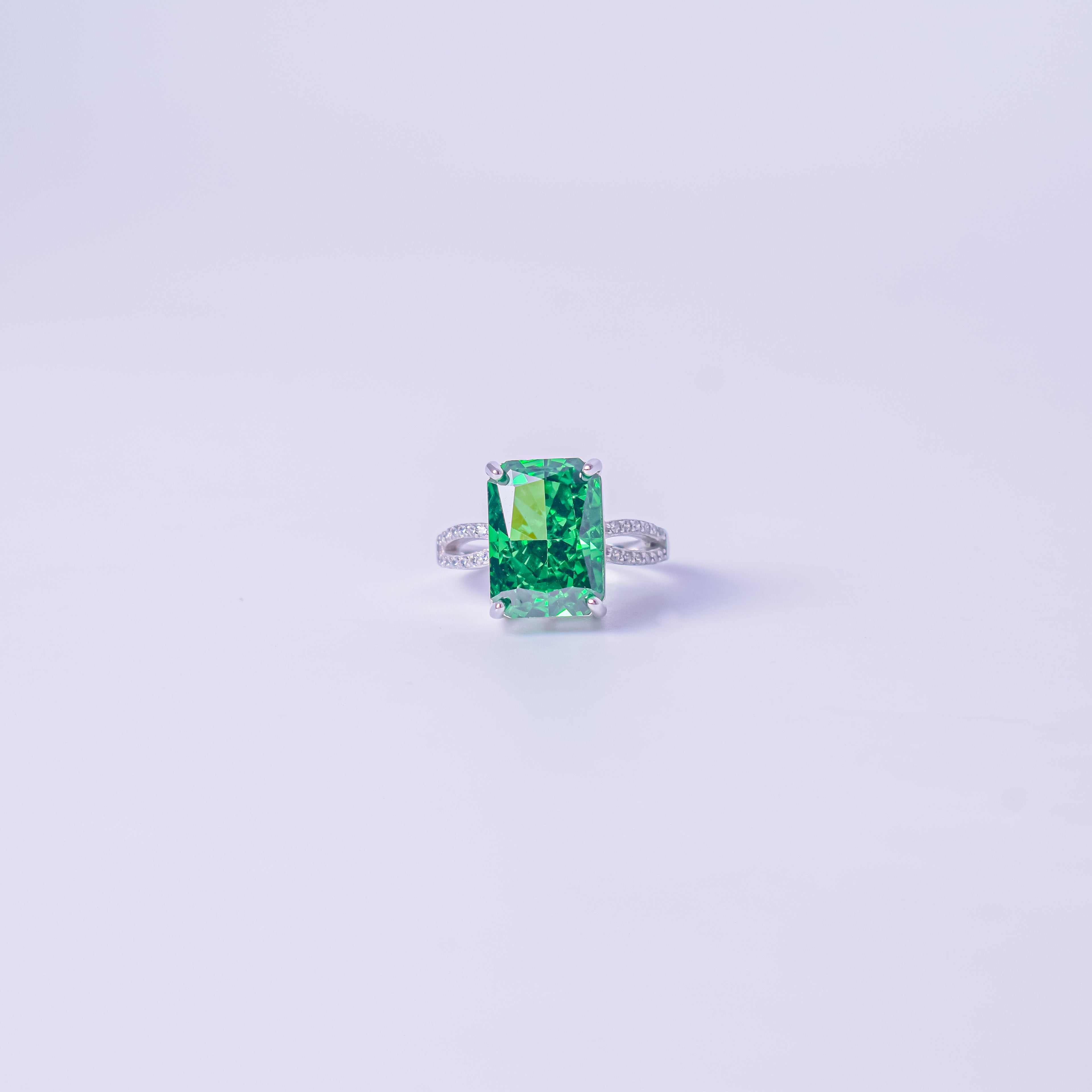 Silver Emerald Majesty Ring